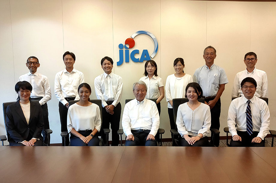Their Majesties the Emperor and Empress of Japan Met with Returned Japan Overseas Cooperation Volunteers (JOCV) and Youth Volunteers for Nikkei Communities (NJV)